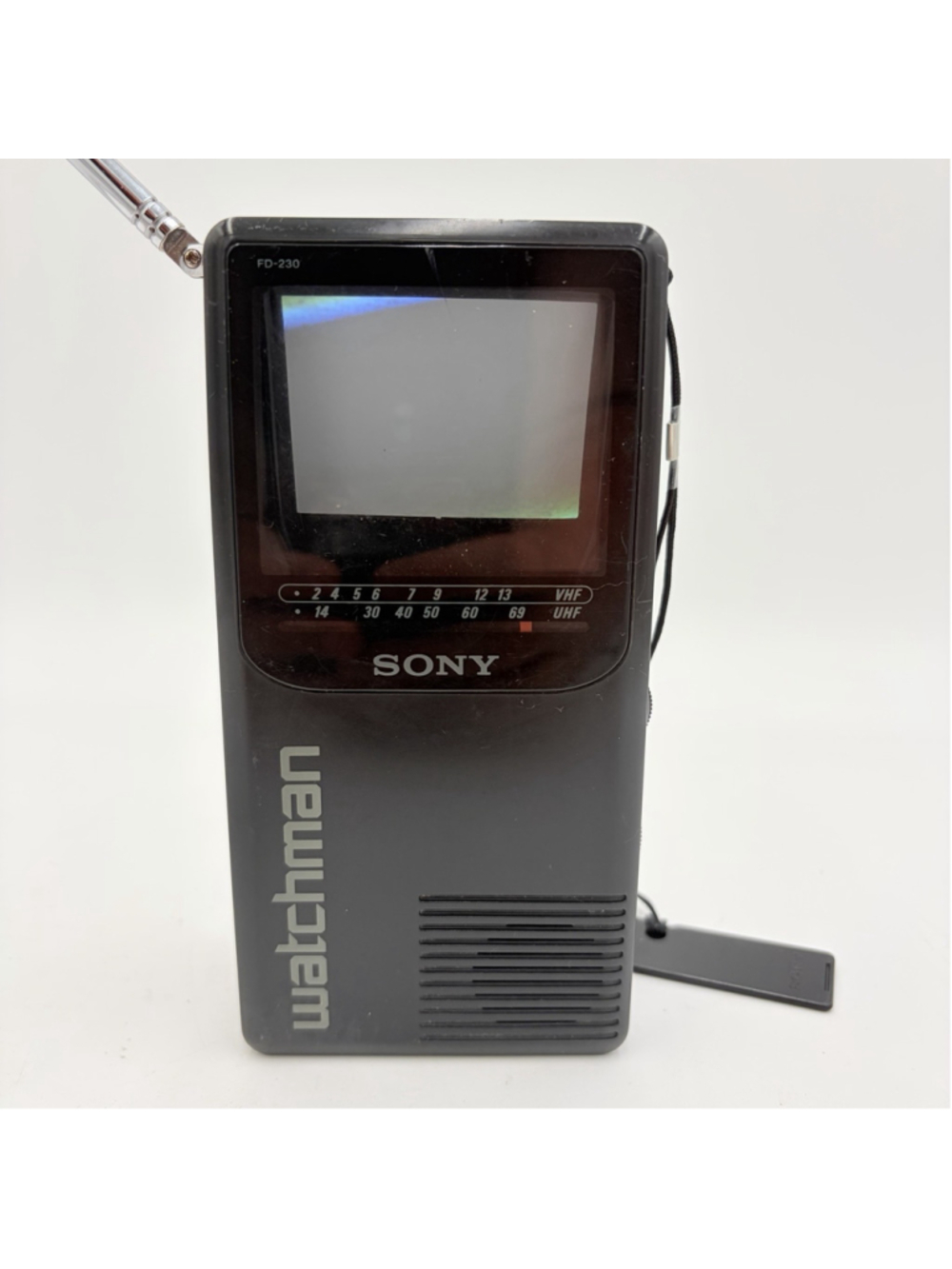 SONY WATCHMAN FD-230 2.7” Portable B&W Analog TV 1991 Tested Screen Works